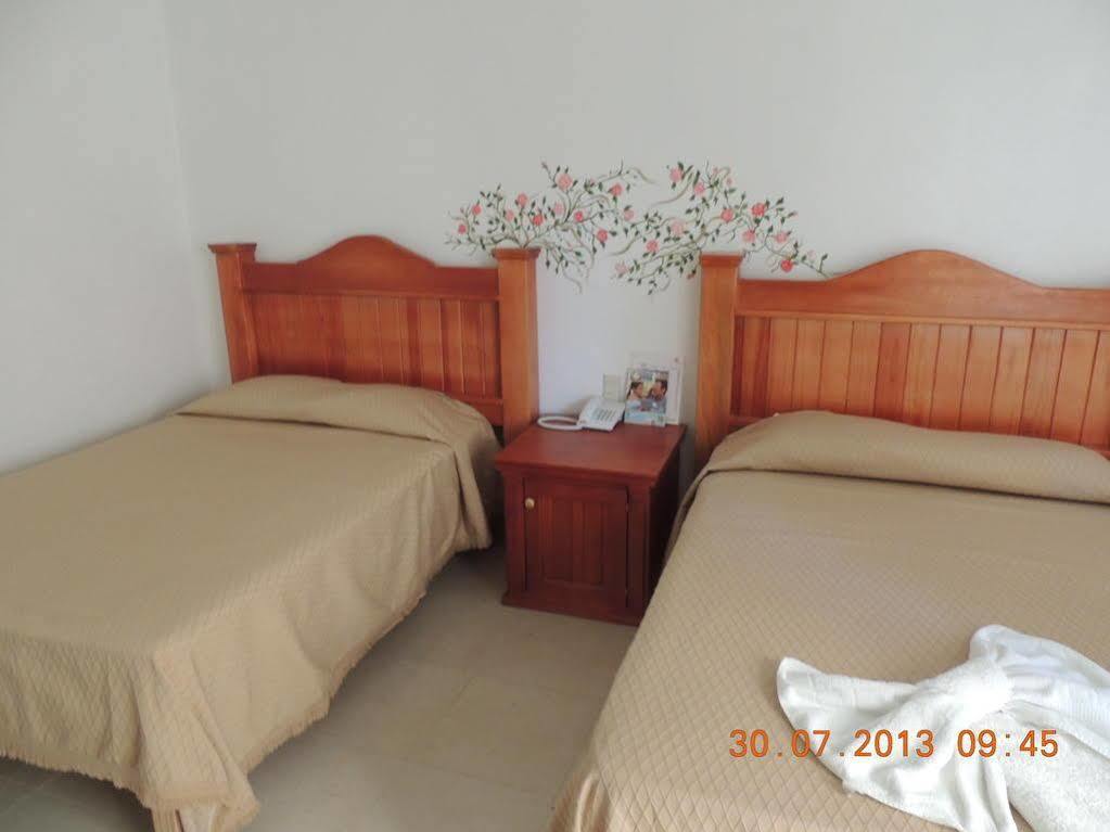 Hotel Quinta De La Rosa Cuautla  Экстерьер фото